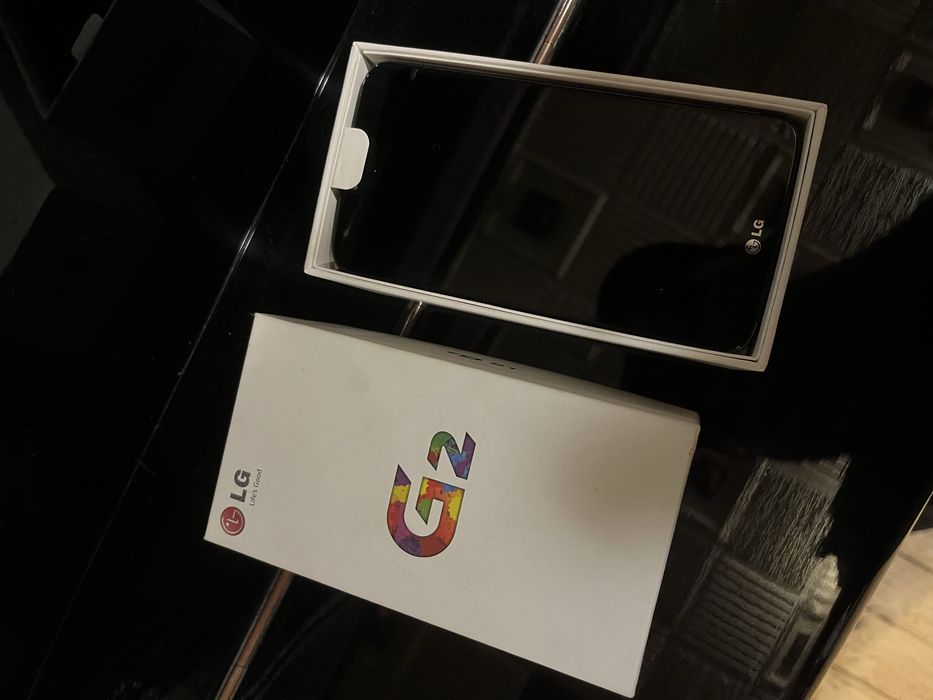 LG G2 мобилен телефон