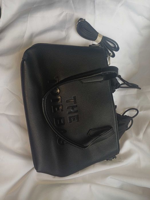 Дамска черна чанта