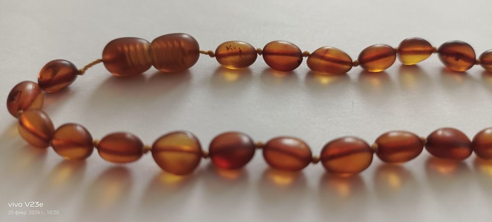 Продам янтарные бусы
