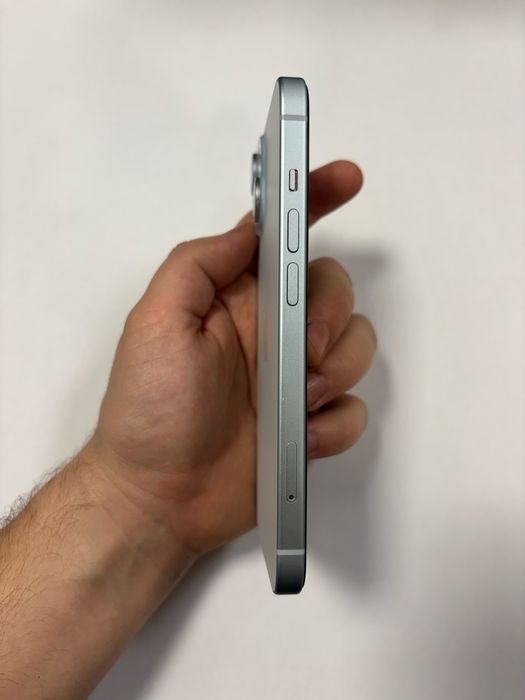 iPhone 15 128GB blue