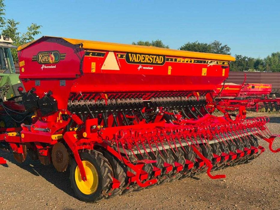 Semanatoare Vaderstad Rapid 400 C an 2018 cu fertilizare in discuri cu buncar de azot Amazone Kuhn Case Claas John Deere New Holland Fendt