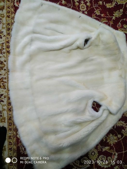 Продам белый норковый жилет