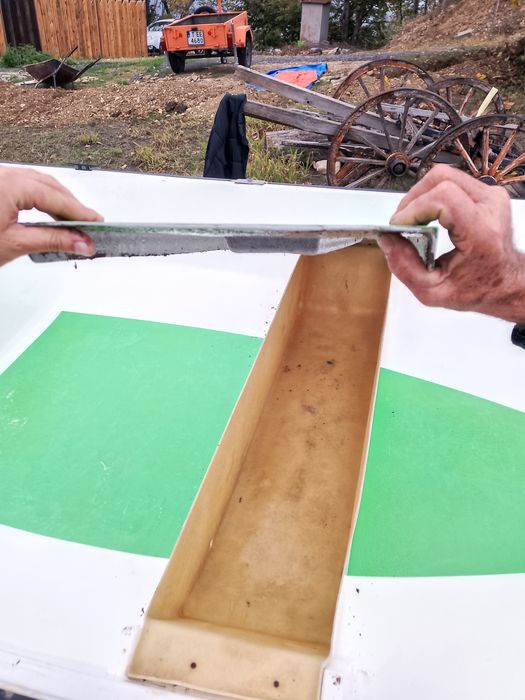 Лодка с колесар-регистриран