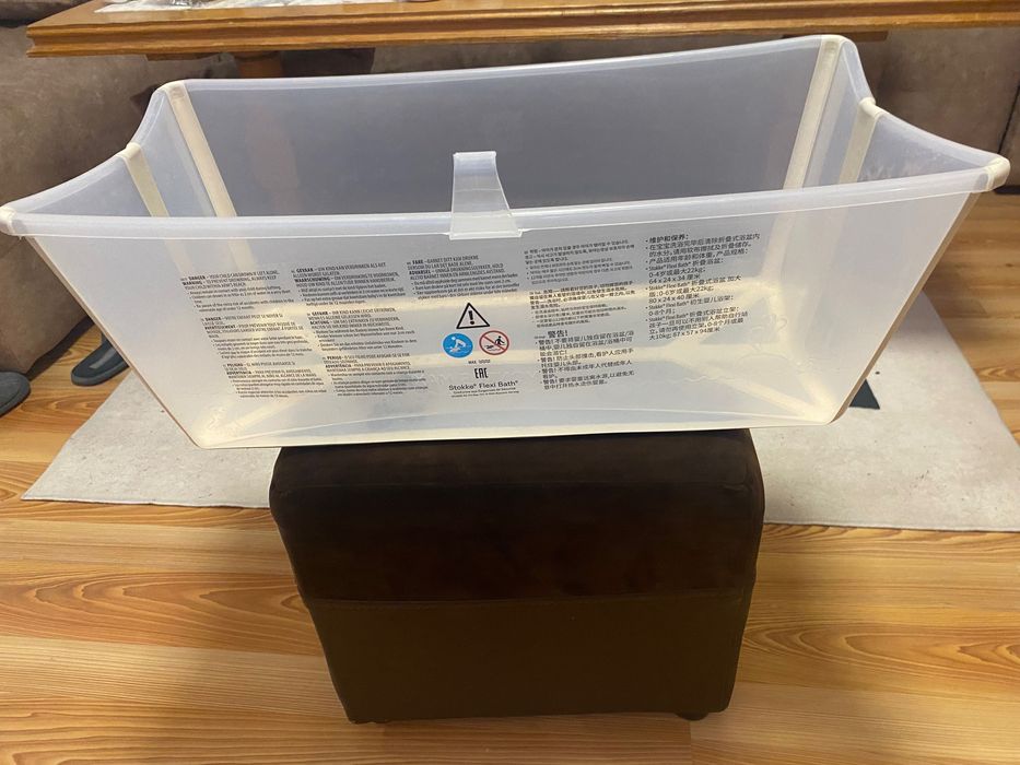 Вана със стойка и подложка за новородено