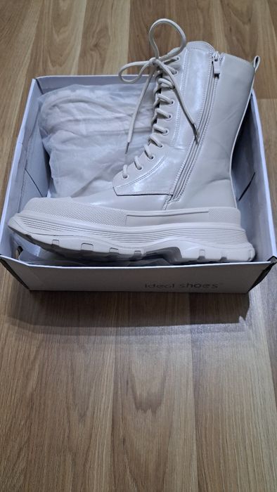 Кожени боти в бежов  цвят