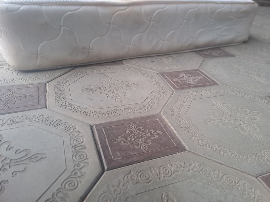 Продам матрас в хорошем состоянии