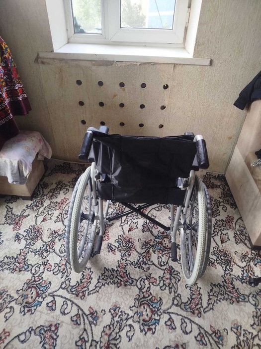 инвалидная коляска