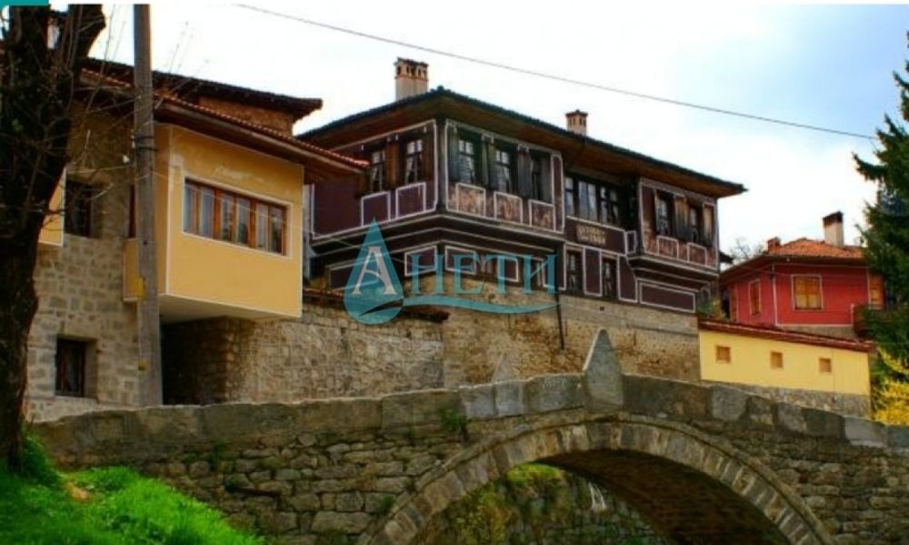 УПИ 526м2 в Копривщица, на 500м от центъра на града музей