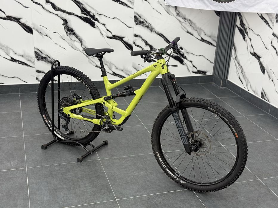 Yt Capra M размер 29 цола 1х12 Sram GX