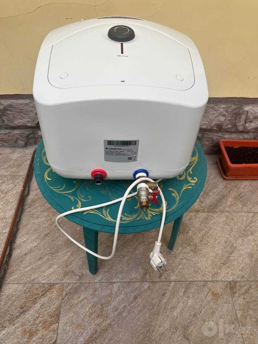 Продается водонагреватель ARISTON ANDRIS R15PL EU Италия