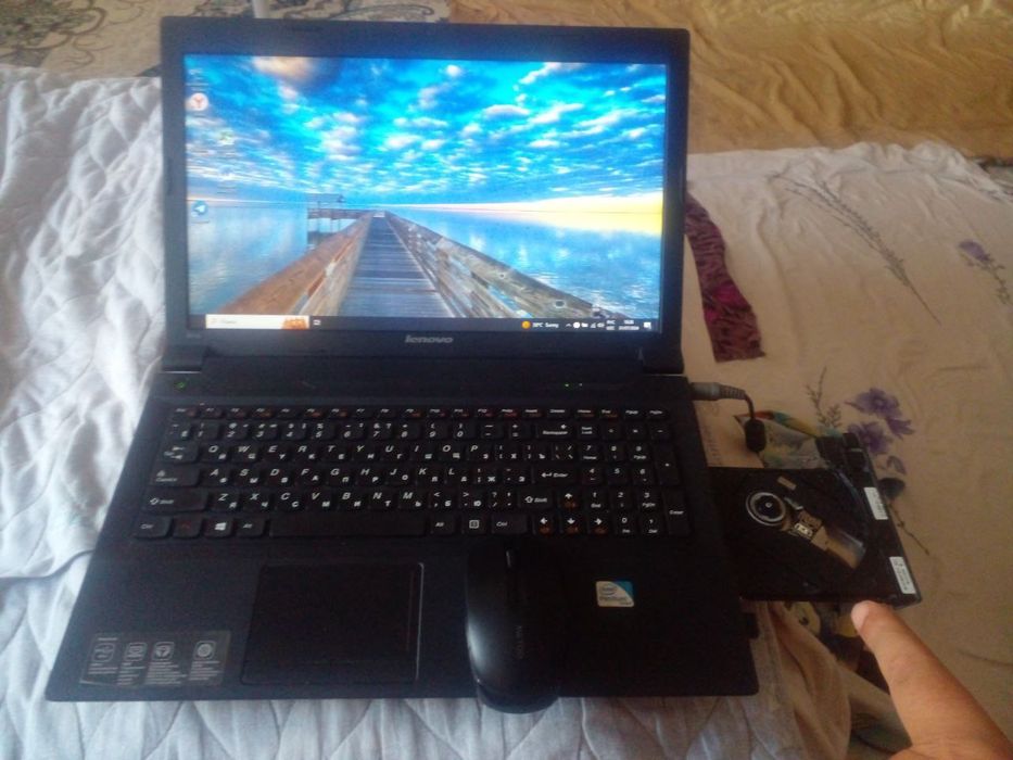 Noutbuk Lenova sotiladi