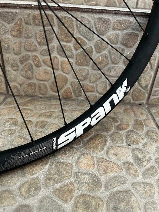 Roti Downhill 29 / 27.5: Newman Fata, Spank 359 Spate, 12*157, 20*110