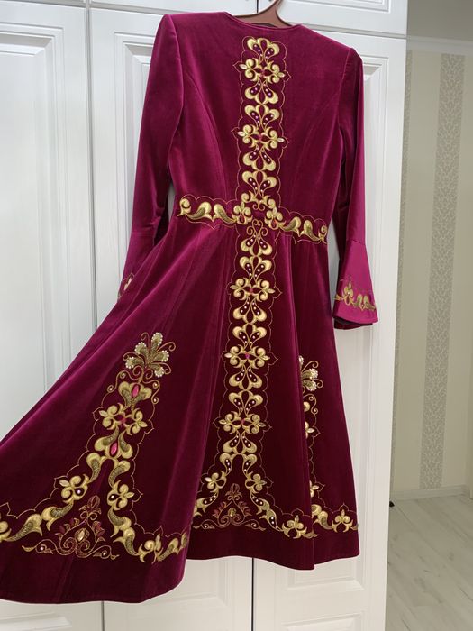 Камзол, платья