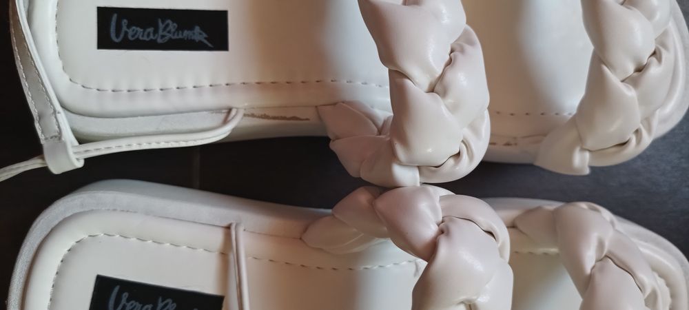 Sandale noi cu etichetă, cu predare personală