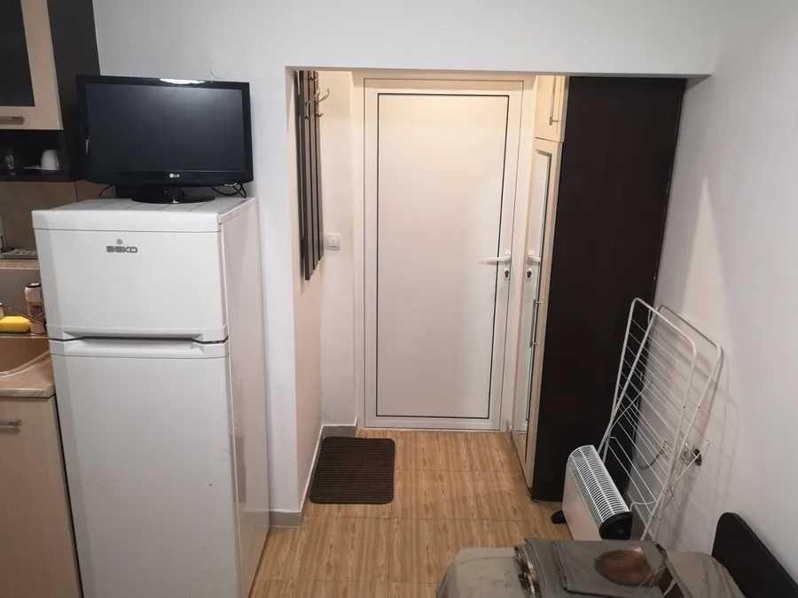 Дава се под наем Едностаен апартамент в Пловдив, Център - 15 кв.м за 153 € - Снимка #5