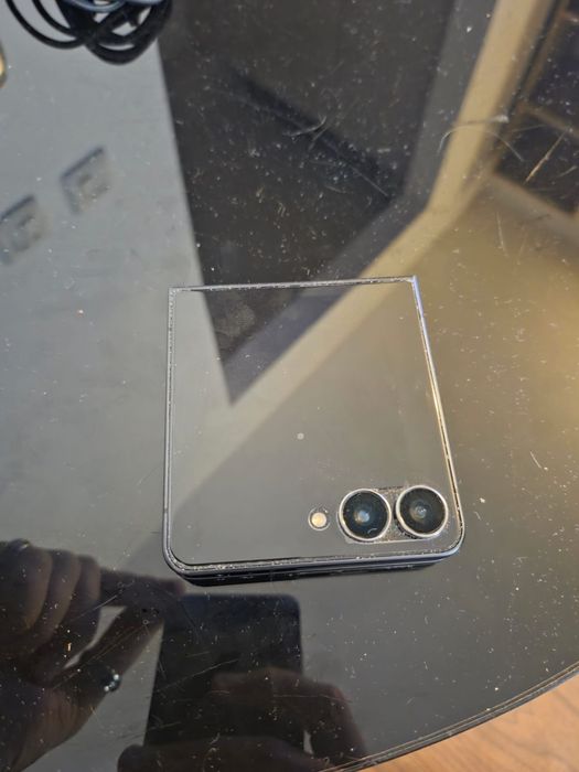 Samsung Galaxy Z Flip 7
