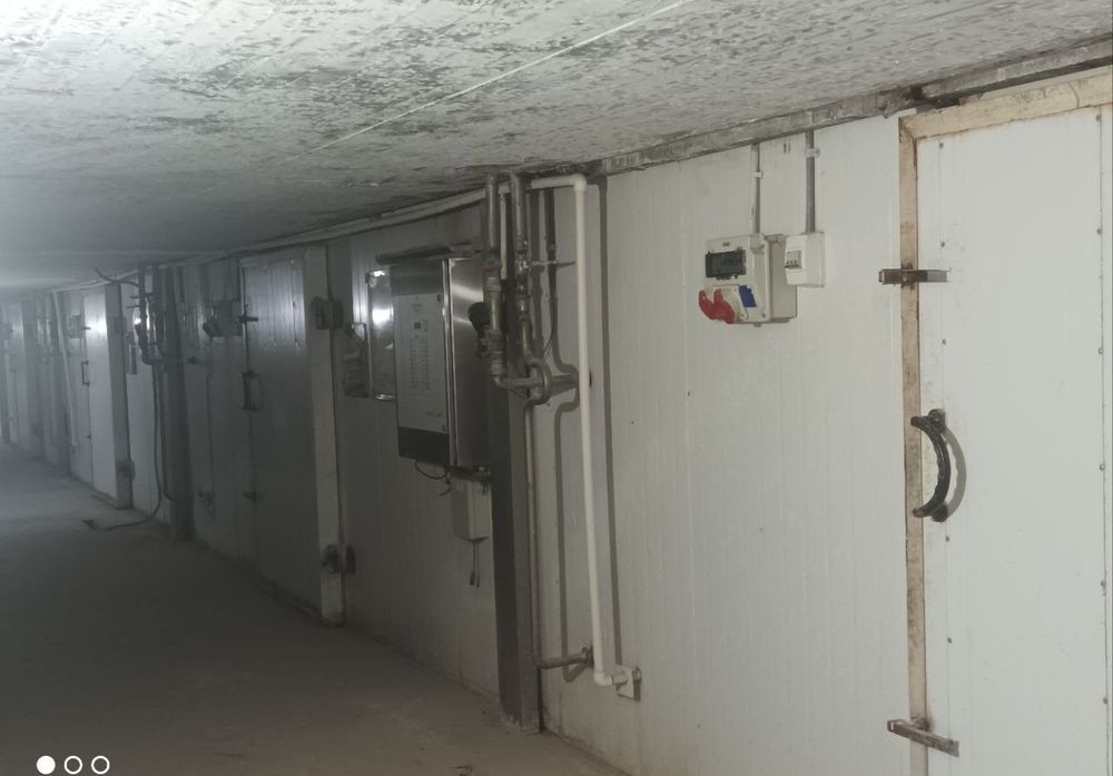 Продаётся нежилой участок 1,2 гектара со складом.