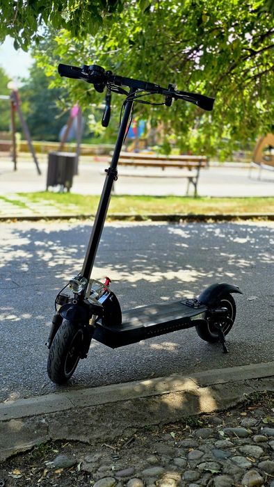 Електлическа тротинетка Elektricheska trotinetka