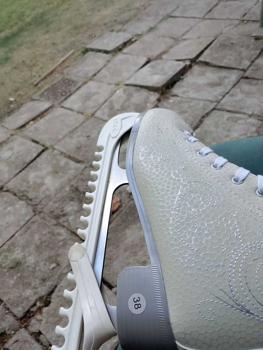 Зимни кънки дамски 38 номер