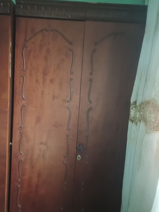 Отдам в дар половину шифанера советский состояния нормальное Самовывоз