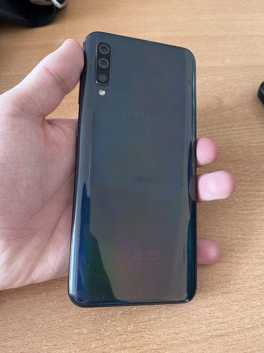 Продам Samsung A50
