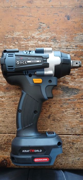 Чисто нов в гаранция ударен гайковерт. KRAFTWORLD.850N/m