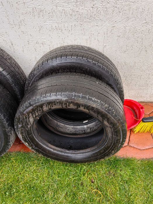 Vand 2 anvelope 205 75 16c si 2 anvelope 205 65 16c