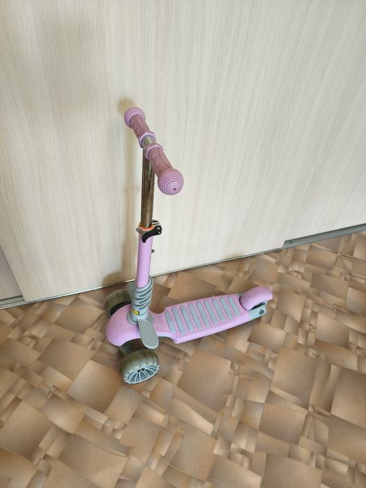 Продам детский  самокат.