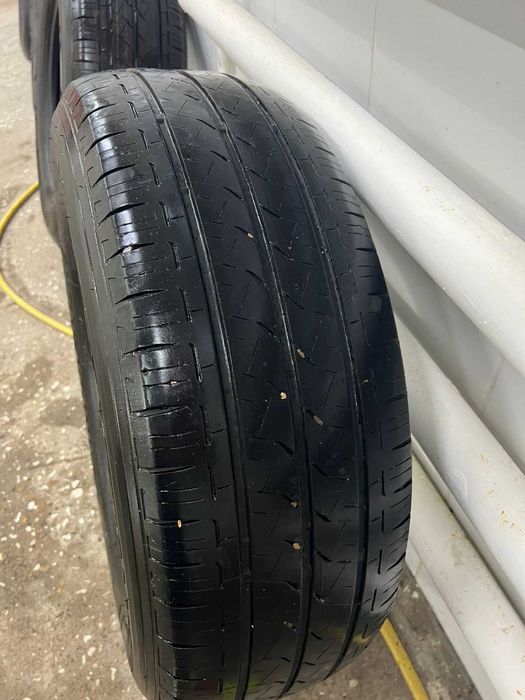 Продам б.у резину Bridgestone 235/65/r16c