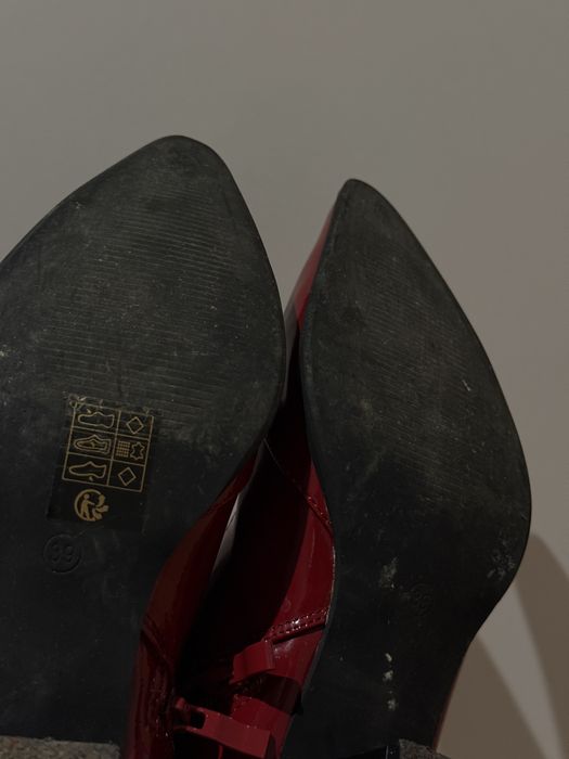 Cizme/ ghete din piele lacuita roșie