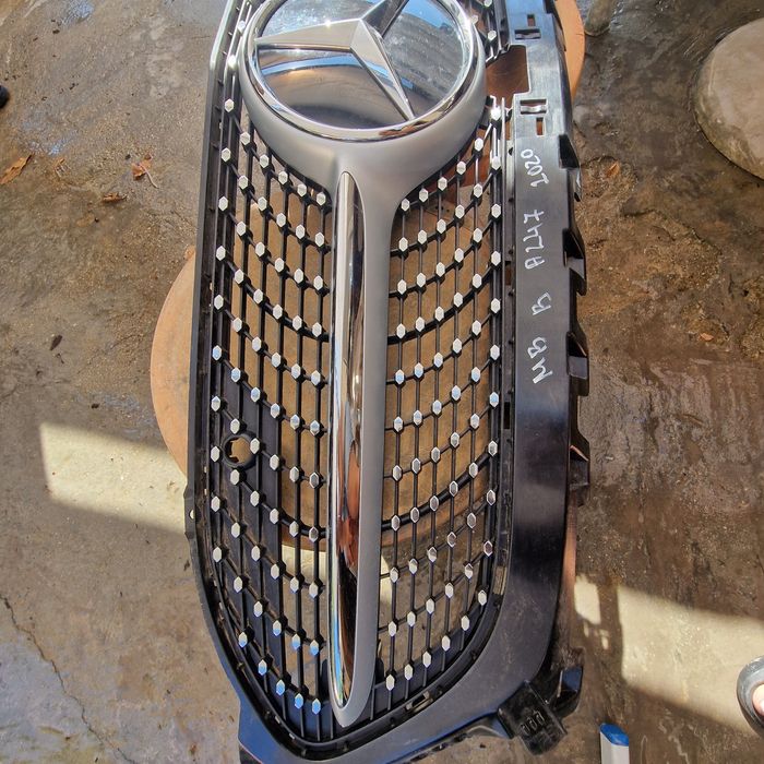 Mercedes Benz B A247  2020 решетка