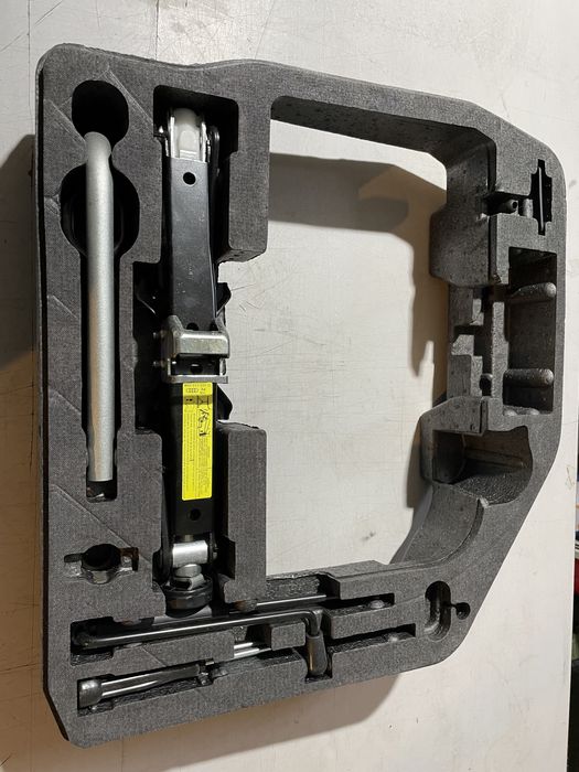 Cric original Audi A4 A5