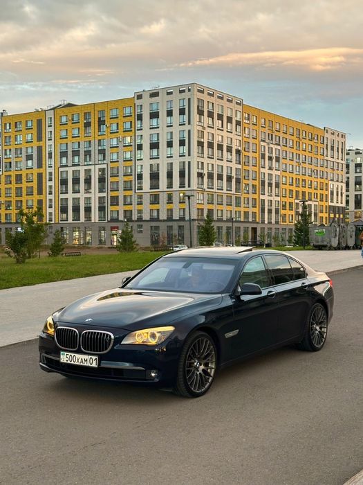 Продаётся BMW 7 серия 740i