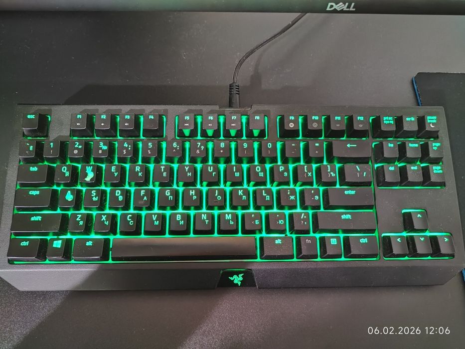 Монитор Dell S2721D, клавиатура Razer BlackWidow