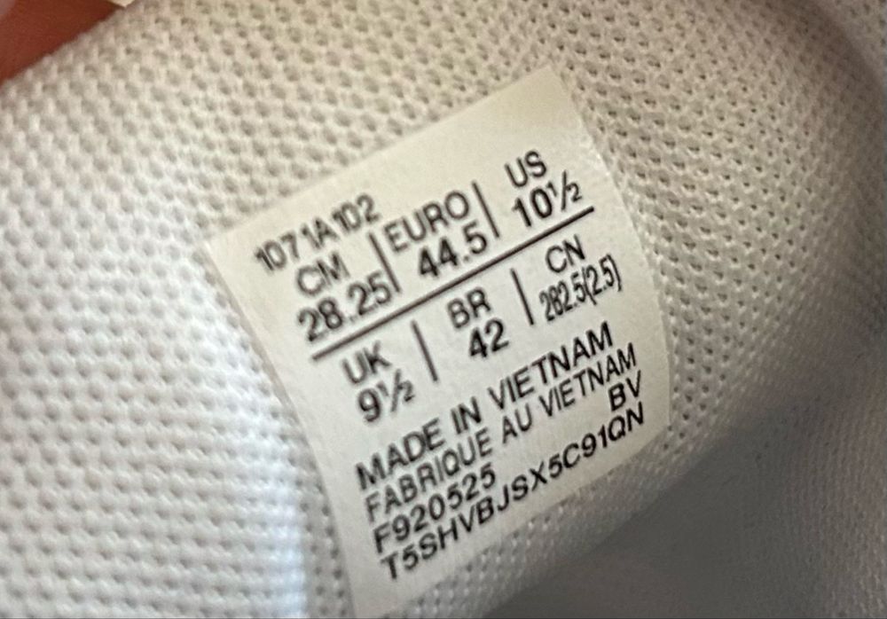 Волейболни маратонки Asics