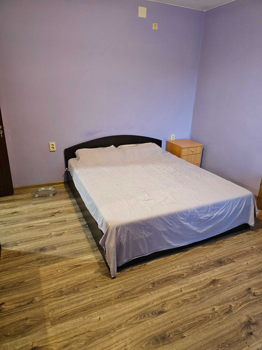 Уютна семейна къща с двор и гараж в с. Ракитница