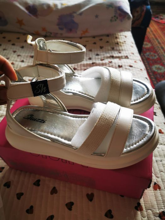 Продам сандали детские