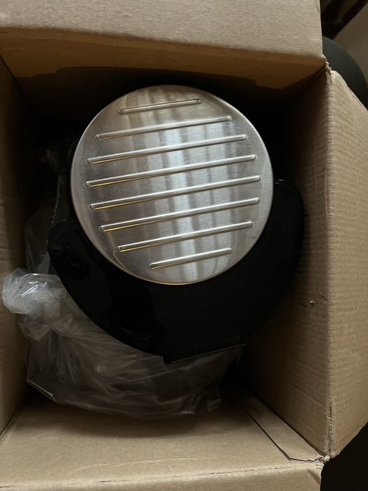 Кафемашина шварц Delonghi