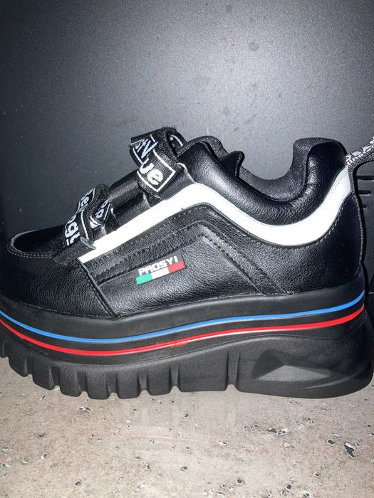 Спортни обувки с платформа