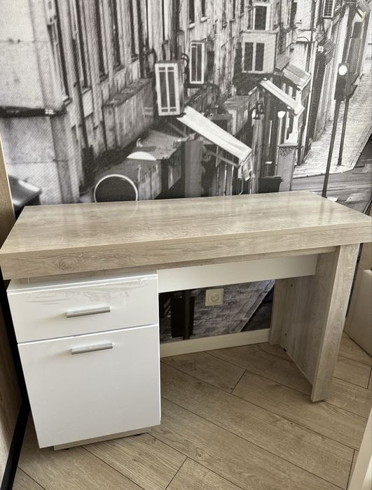 Тумбочка прикроватная