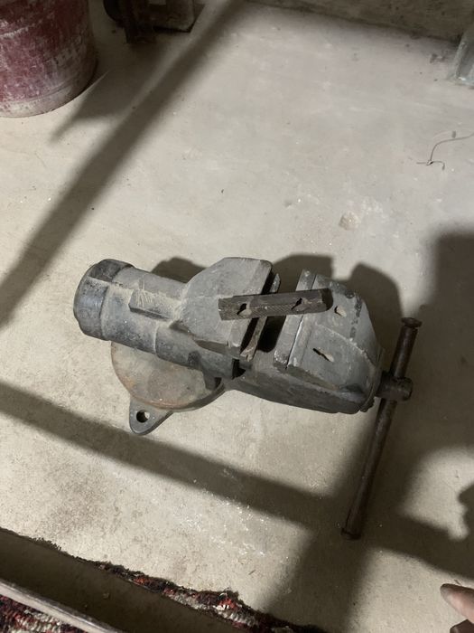 Тиски сотаман