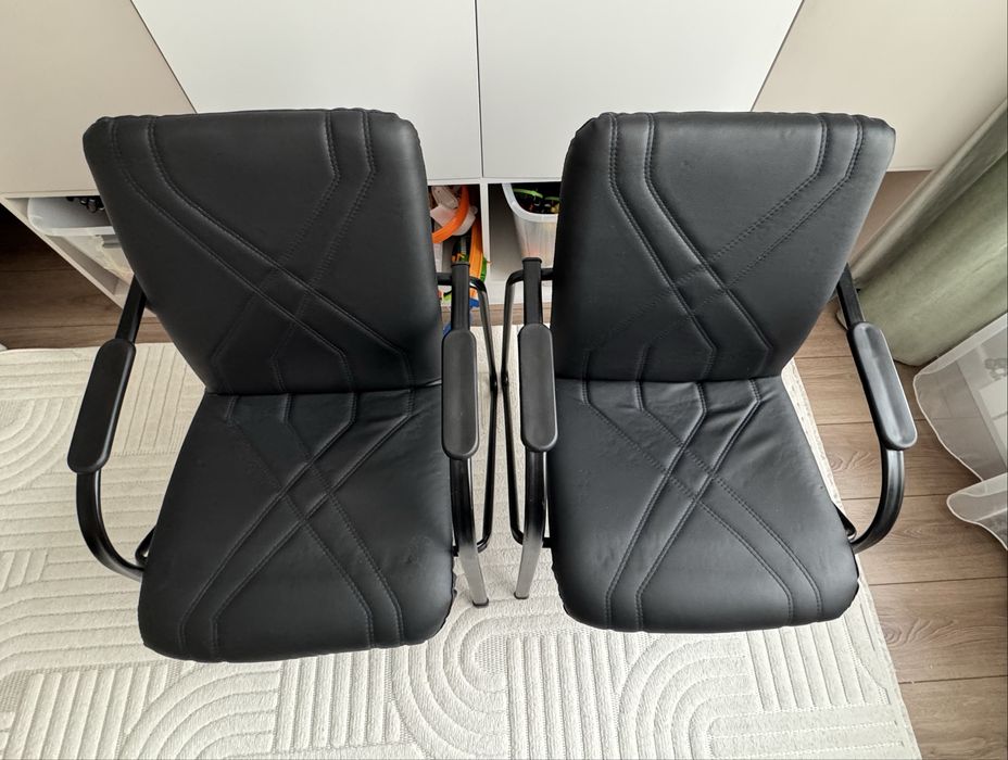 Продам стулья кож.зам