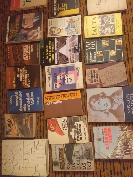 22 Carti cu tema Istorie/Razboi/Politica,Muzica/-colectie