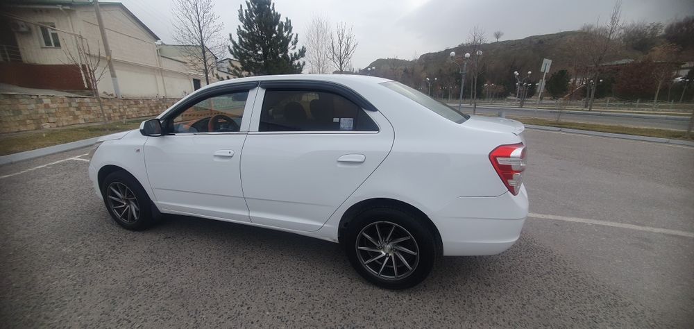 Kobalt 3-pozitsiya Avtamat 2019 yili 181000 km yurgani metan gaz