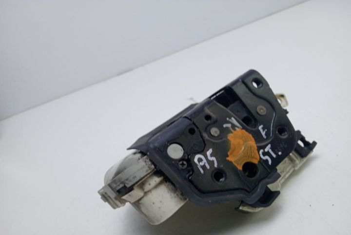 Broasca usa stanga fata 8J1837015C Audi Q5 8R seria
