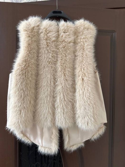 Меховая безрукавка