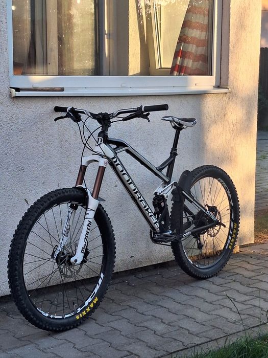 Vând Bicicleta Full suspension Enduro Downhill Mondraker Dune cadru L