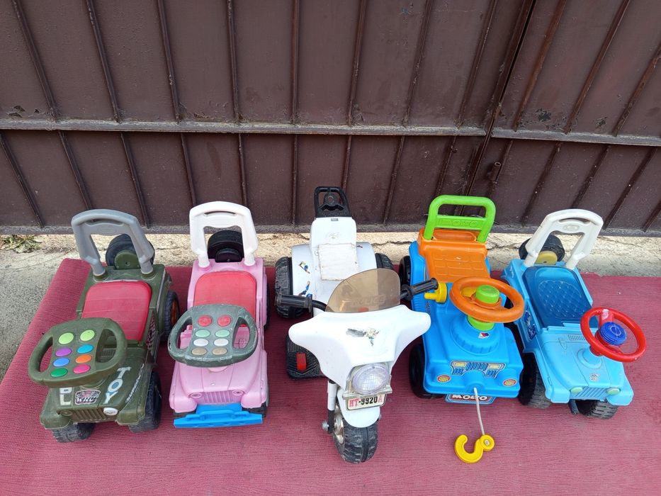 Детский толокар срочно .