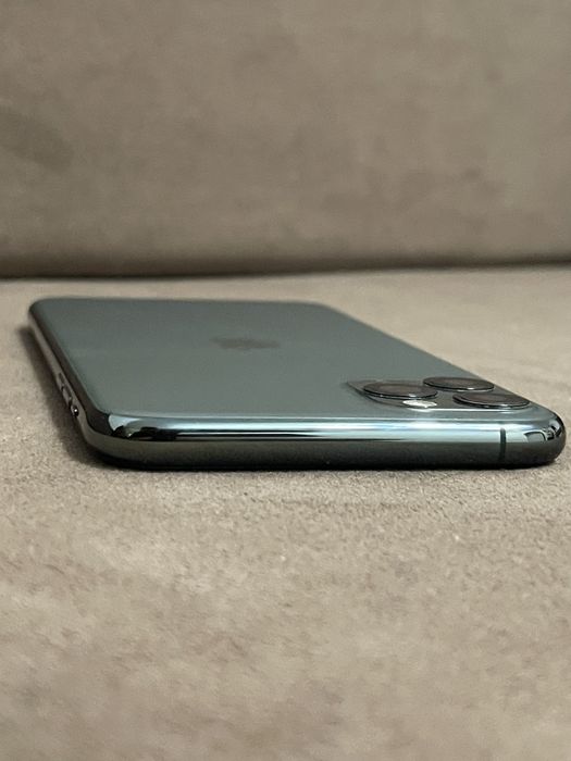 Продаю айфон 11 PRO MAX