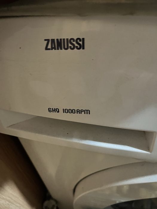 Продаю стиральную машину